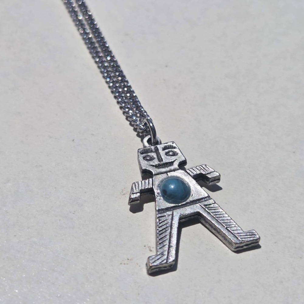 Vintage Silver Tone Metal Pendant Necklace Blue Bead Detail - Picture 1 of 6